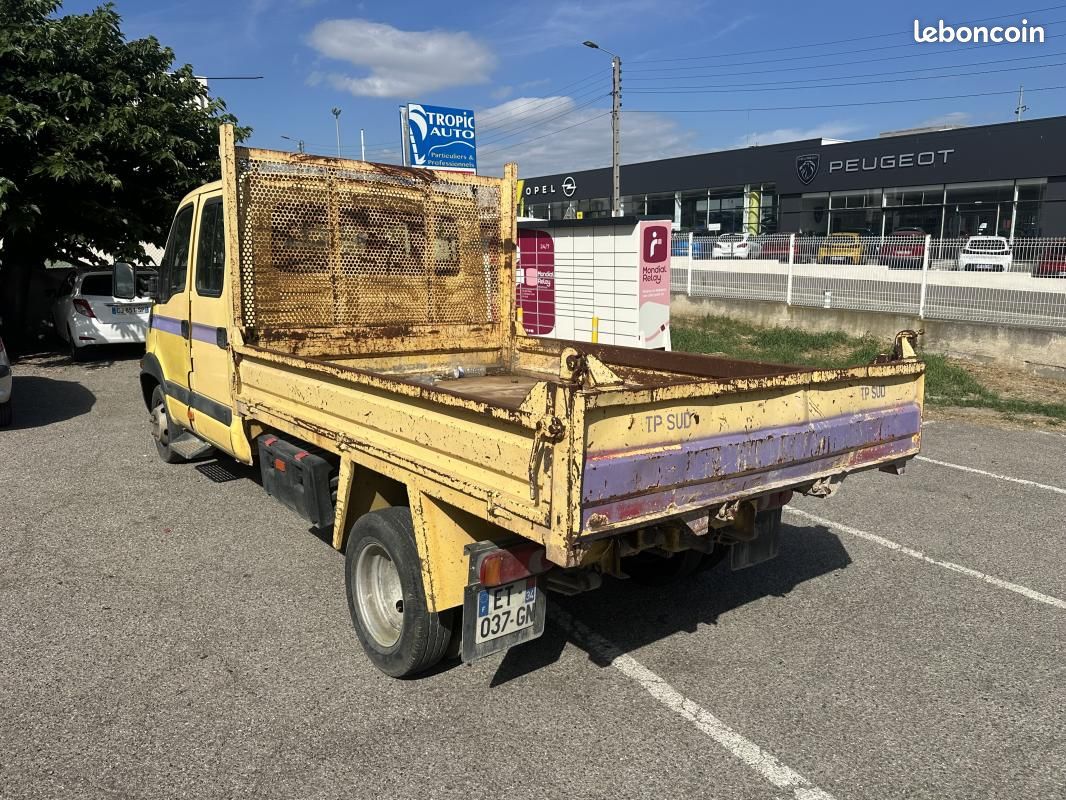 Renault master combi Mascott 90.35 2.8 D Châssis double cabine court 85 cv (image 2)