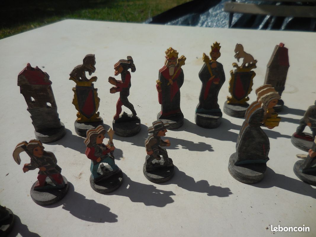 Jeu d'échec en bois vintage| Comptoirs de Magellan