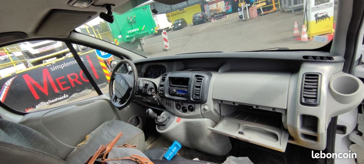 Renault Trafic (image 7)