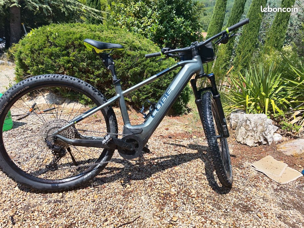 VTT cube reaction hybrid pro (image 1)