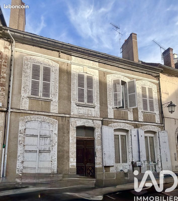 Immeuble 200 m² · à Sens · 200 m² · 320 000 €