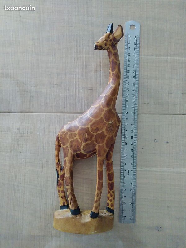 Statuette décorative en bois (image 2)