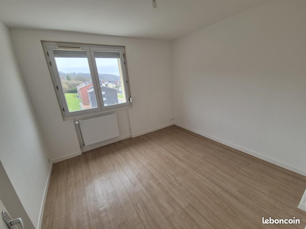Appartement 5 pièces 100 m² - Locations