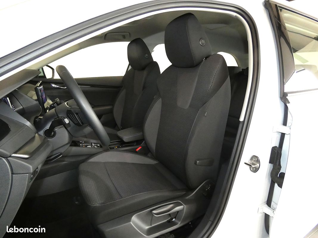 Skoda Octavia IV Combi 2.0 TDI 150 ch Ambition DSG7 - 1°Main - Origine France - Suivi Complet Skoda - 40'860 km - TVA - Apple Carplay - Volant chauffant - Virtual Cockpit (image 7)