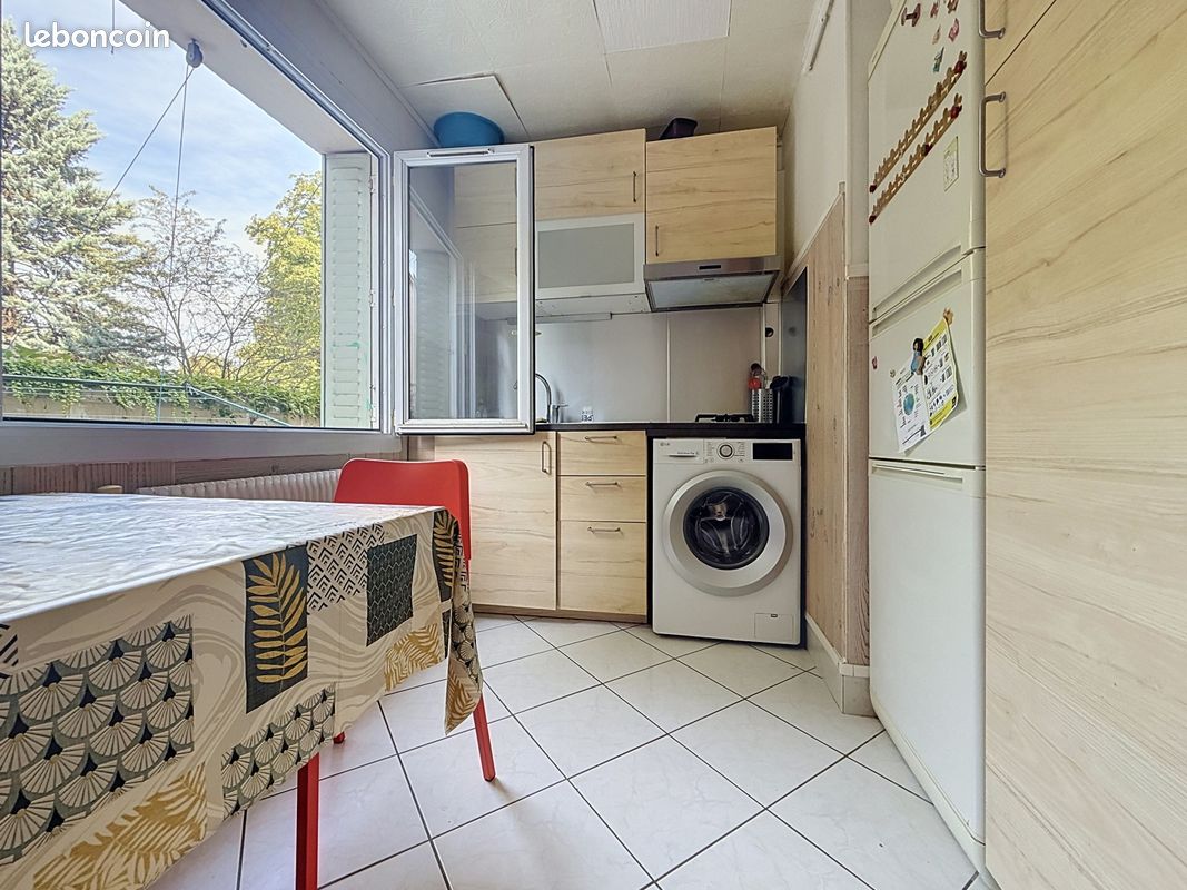 Appartement 4 pièces 69 m² · à Grenoble · 69 m² · 99 000 €