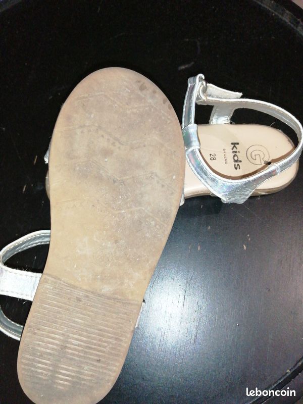 Nue pied fille (image 3)