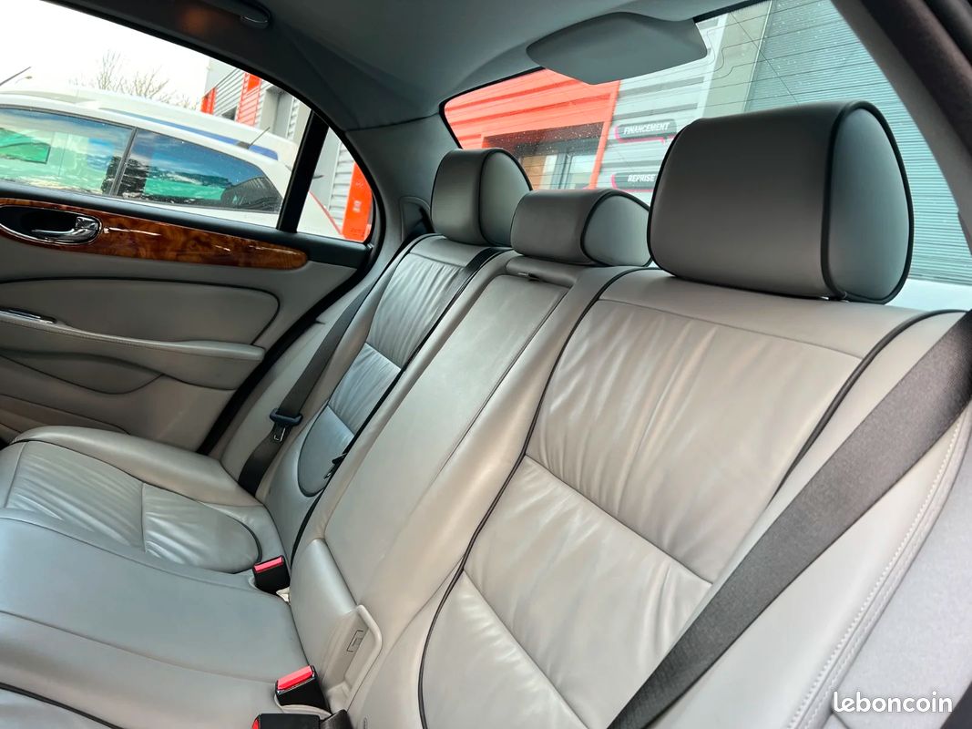 JAGUAR XJ8 (XJ350) 3.5L V8 - 258CH Executive A (image 31)