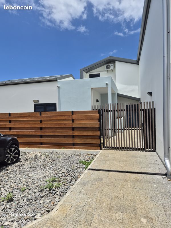 Maison 6 pièces 138 m² · à Petite-Île · 138 m² · 2 519 €