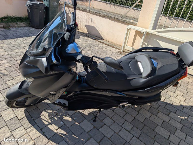 Xmax 125 Iron max 2019 6000kms très bon état,révision des 6000kms faite,contrôle technique ok (image 5)