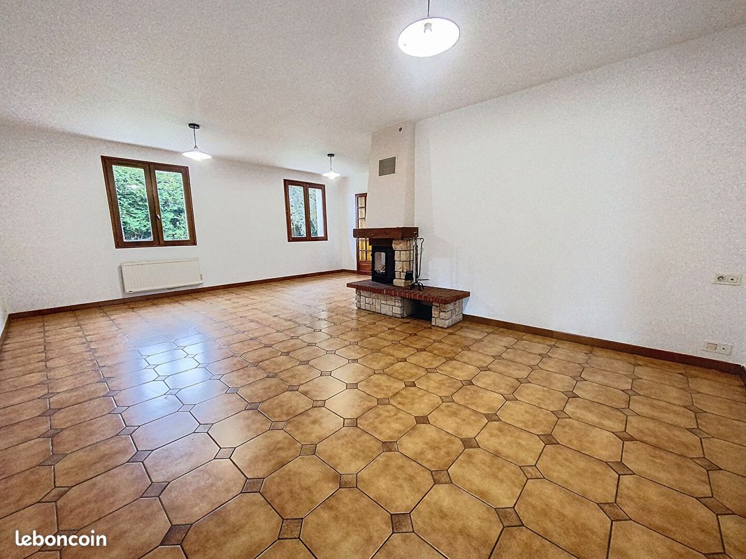 Maison 4 pièces 140 m² - Voutezac 19130 (image principale 5)