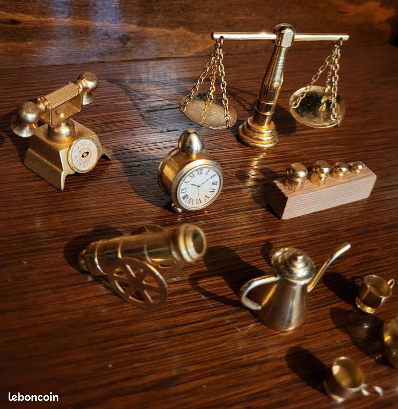Lot d'objets miniatures (image 2)