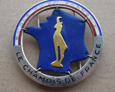 Insigne De Ski ESF – Chamois De Bronze Modèle 1945, Fabrication AUGIS (occasion)