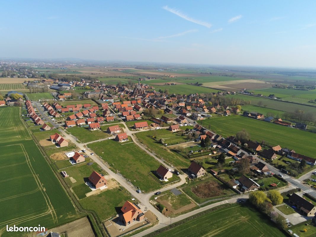 Hazebrouck, terrain à bâtir · 73 900 €