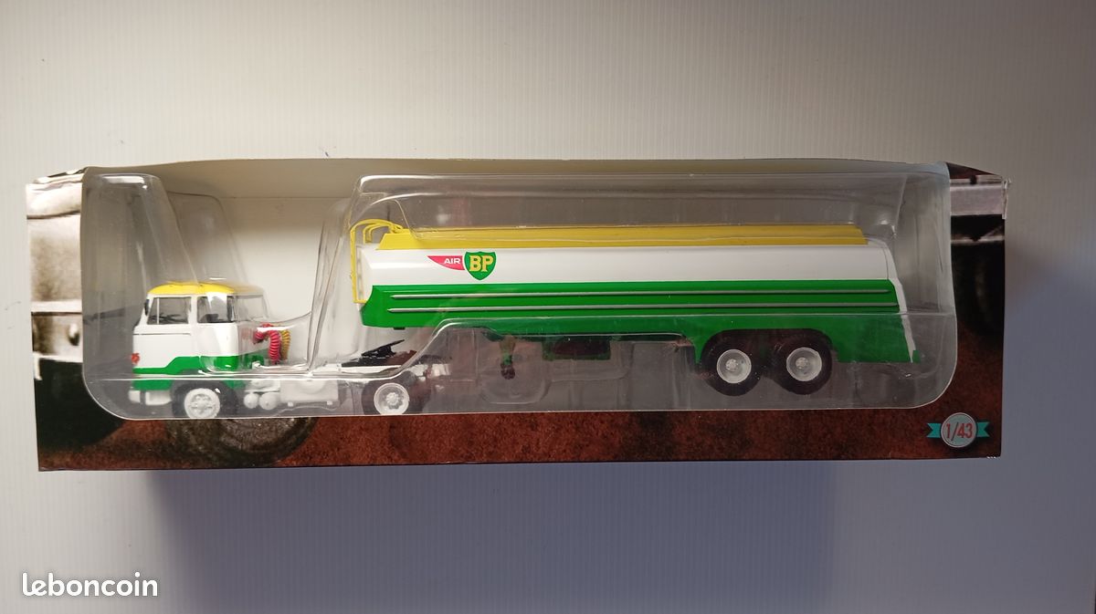 Camion Altaya UNIC MZ36 – Porte-Voitures – 1/43 – Boîte Abîmée – Occasion