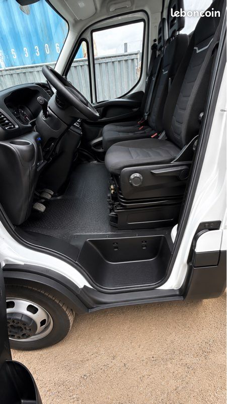 Carte Blanche Depanneuse Iveco 35C160 cv Carte Blanche VASP (image 2)