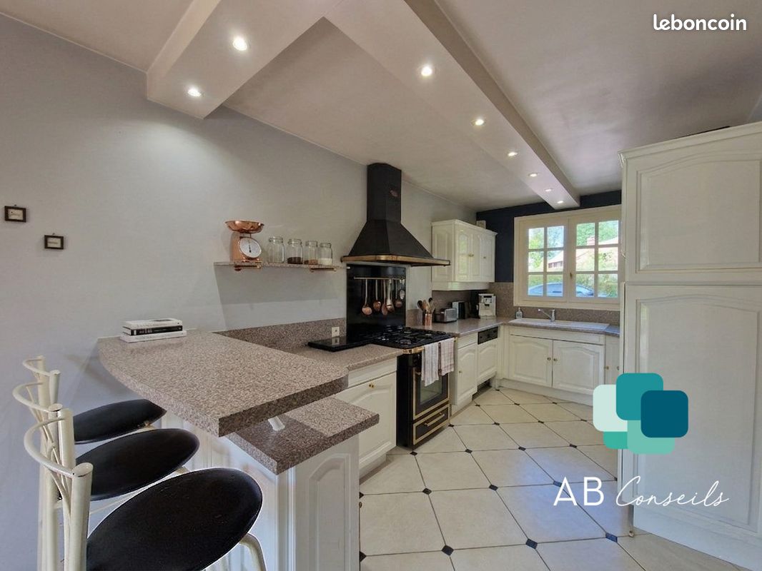 Propriété 6 pièces 208 m² (image 13)