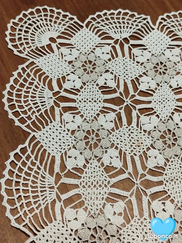 Napperon rectangle couture broderie art déco ameublement