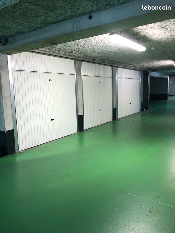 Location Aix centre garage fermé (image 1)