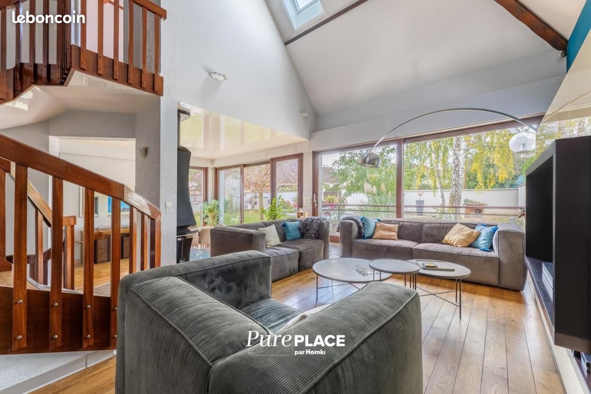 Maison 8 pièces 250 m² · à Pontoise · 250 m² · 860 000 €