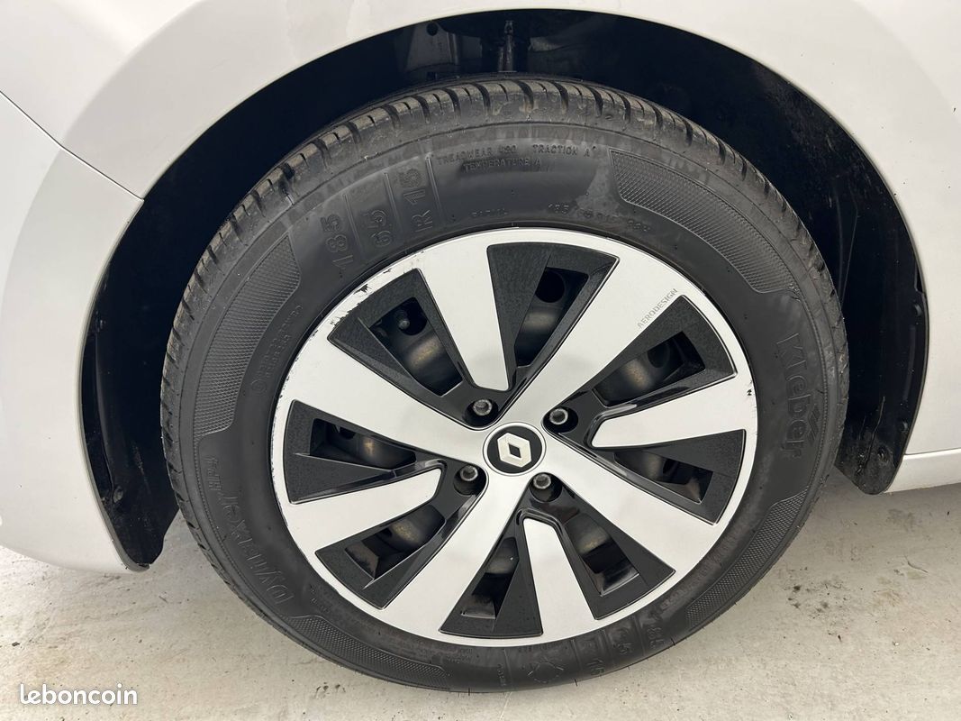 RENAULT Clio TCe 90 Equilibre (image 19)