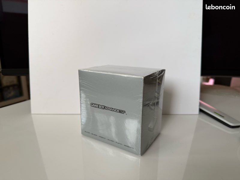 Console Nintendo game boy advance SP Grise neuve scellée (image 1)