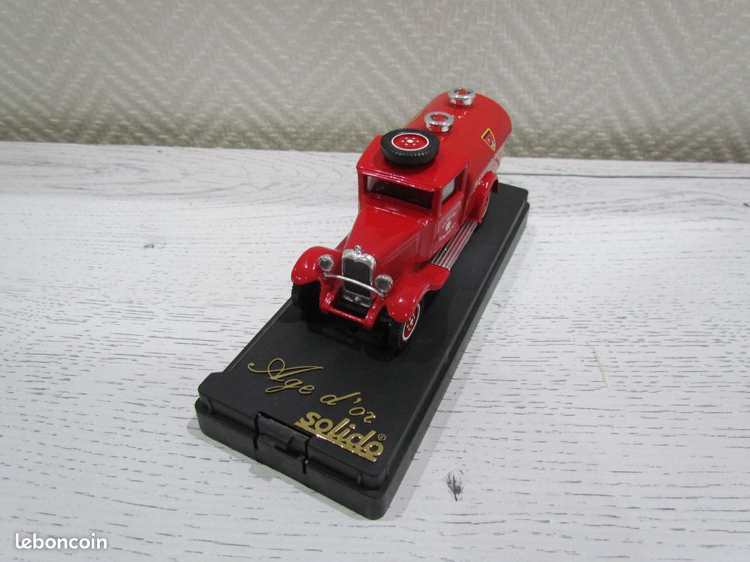 Camion pompier 1/43 (image 1)