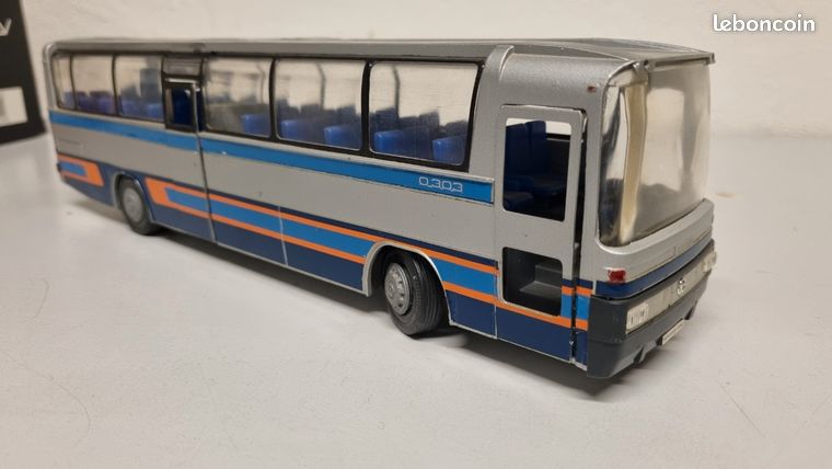 699235_1