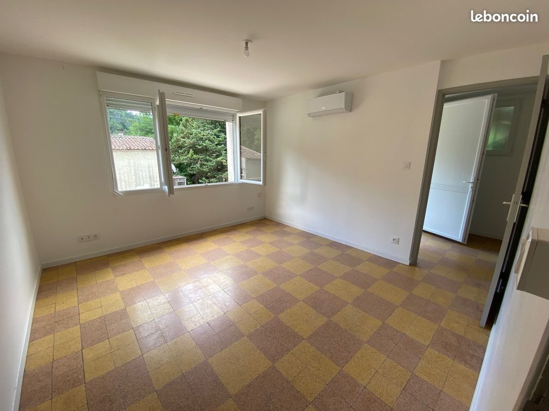Appartement 2 pièces 30 m² · à La Grand-Combe · 30 m² · 360 €