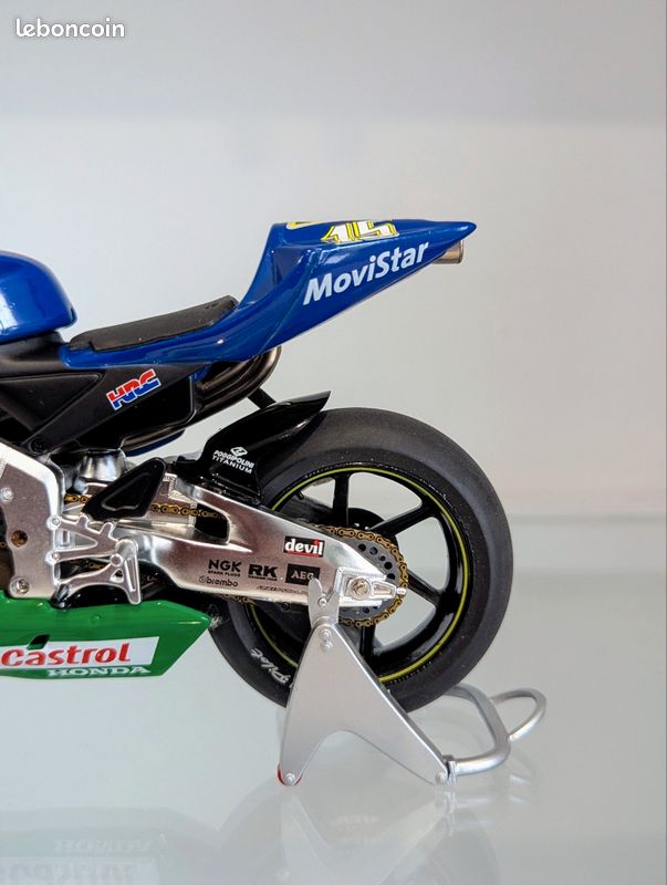 Moto Honda Rc211v Sete Gibernau 2003 De 8 Cm. 1/24. Movistar | Cuotas