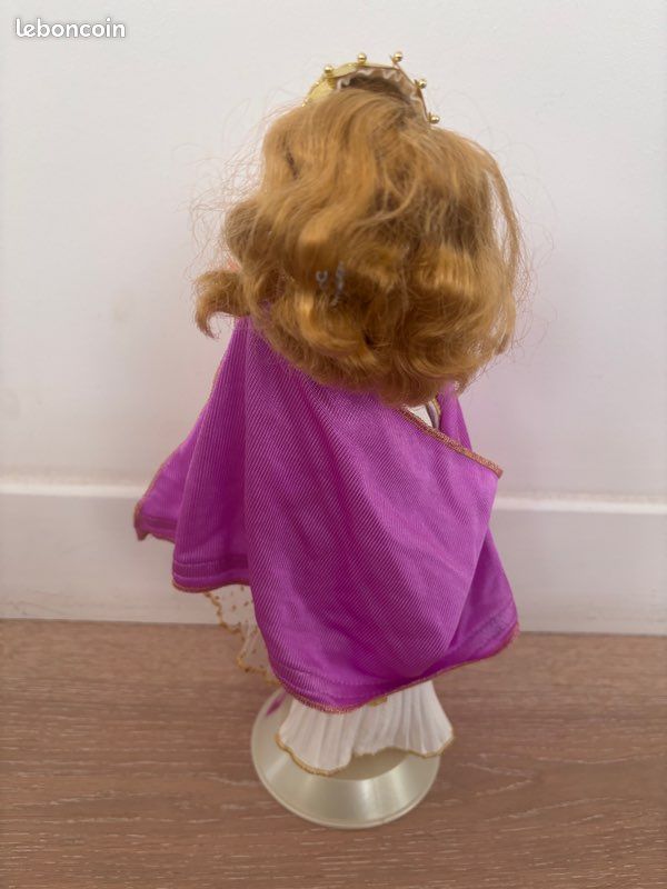 Poupée Barbie de collection Goddess grecque 1996 avec son support de présentation - Collection