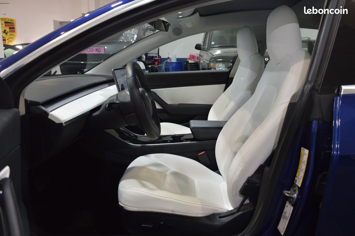 TESLA MODEL 3 LONG RANGE DUAL MOTOR AWD 75KWH (441CH)-54.685km-1ère Main-Toit Panoramique-Autopilot-Sièges Chauffants AV/AR-Caméra-Intérieur Premium Noir/Blanc-Jantes 18"-Garantie 6 Mois (image 7)