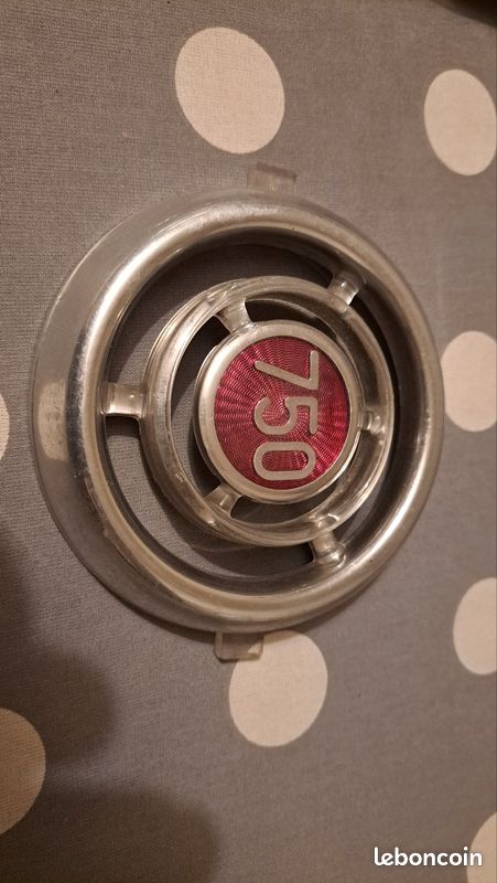 Logo insigne fiat 750 (image 1)