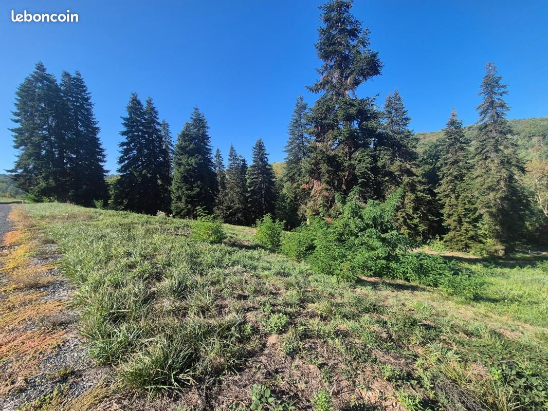 Terrain 1103 m² · à Cublac · 24 000 €