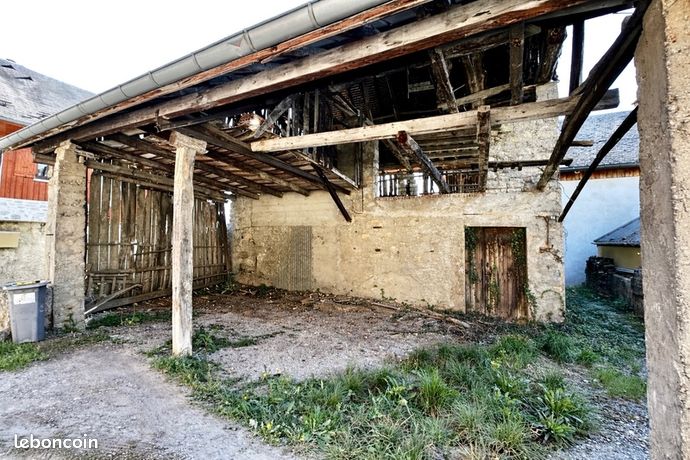 Grange 2 pièces 120 m²