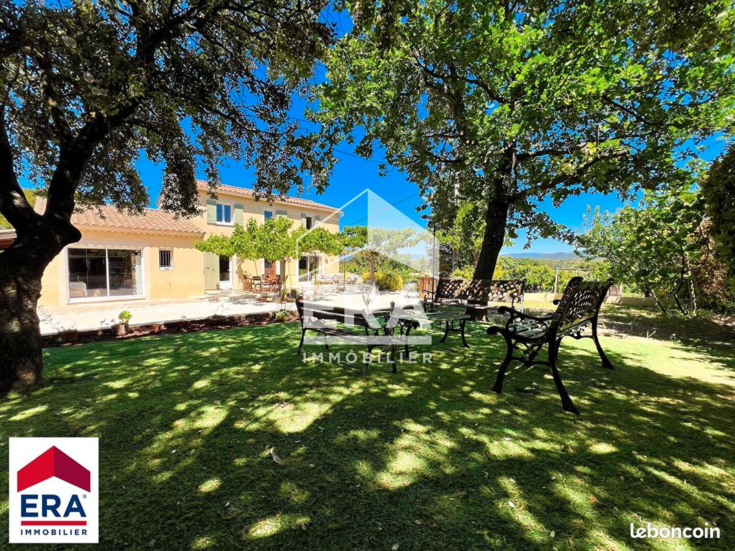 Maison 9 pièces 165 m² · à La Roque-sur-Pernes · 165 m² · 610 000 €
