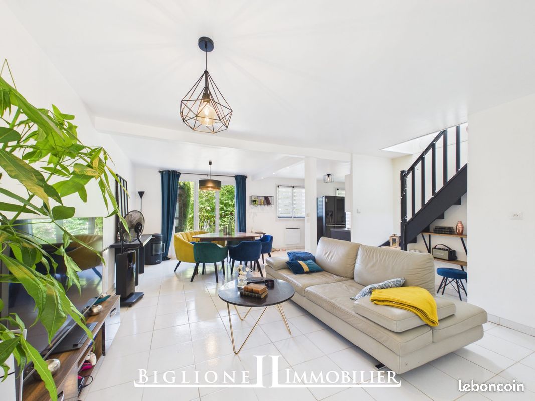 Maison 6 pièces 102 m² · à Coubron · 102 m² · 288 000 €