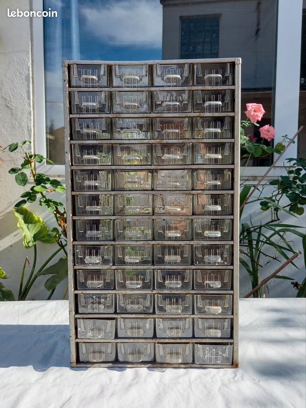 Casier de rangement design industriel (image 1)