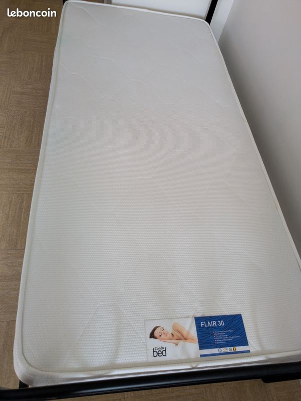 Lit en fer forgé et matelas (image 2)