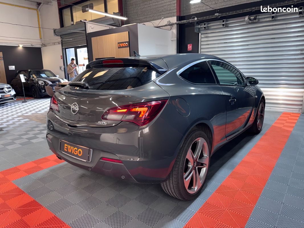 Opel astra gtc 2.0 cdti 165ch bva (image 2)