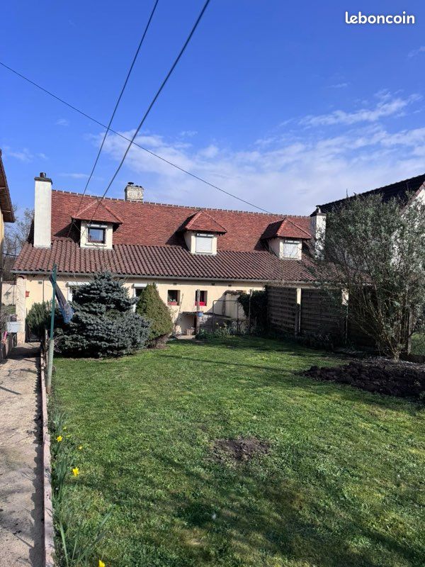 Maison 5 pièces 190 m² · à Sainte-Croix-en-Bresse · 190 m² · 180 000 €