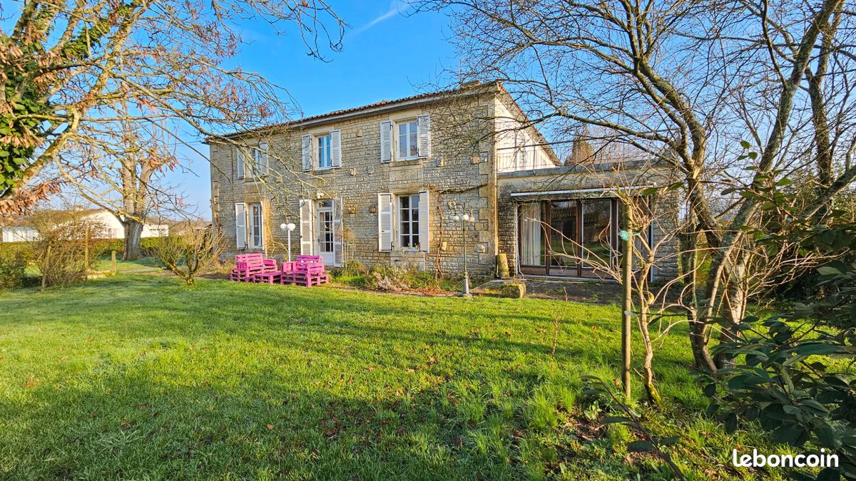 Maison 10 pièces 300 m² - Coulon 79510 (image principale 13)