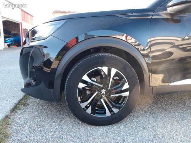 Peugeot 2008 PureTech 130 S&S EAT8 Allure (image 7)