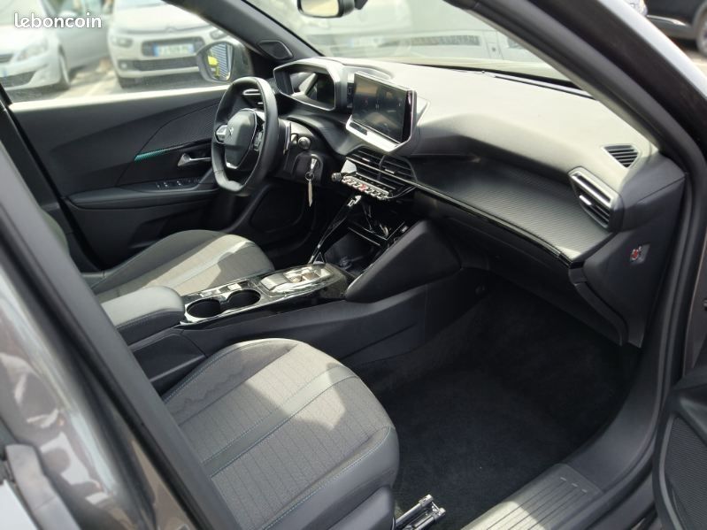 Peugeot 2008 (2) BLUEHDI 130 EAT8 ALLURE PACK (image 6)