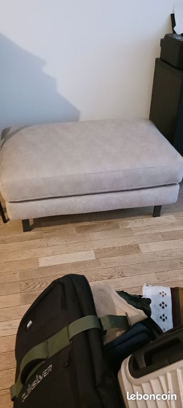 Pouf en tissu beige (image 1)