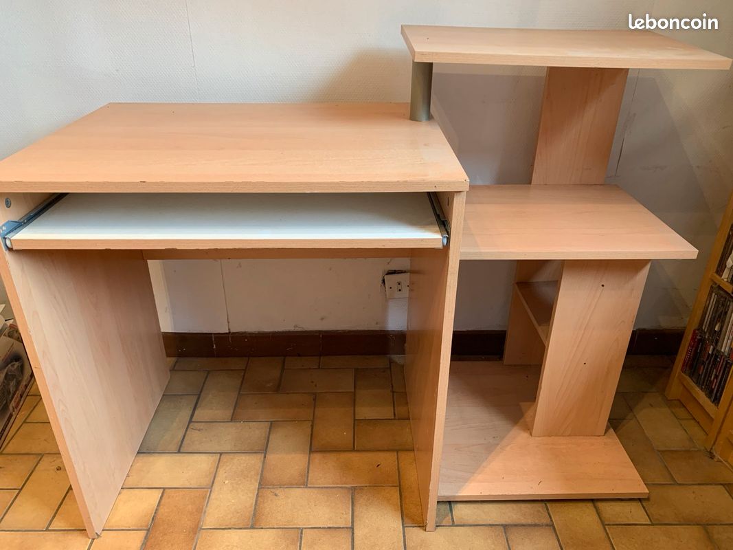 Bureau (image 1)