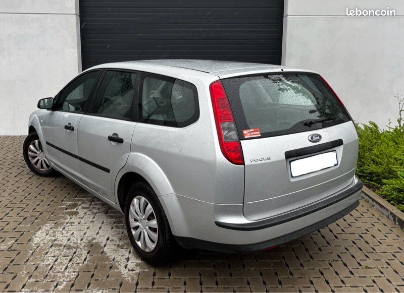 FORD FUCUS SW 1.6 100ch - CLIMATISATION - ENTRETIEN FORD (image 3)