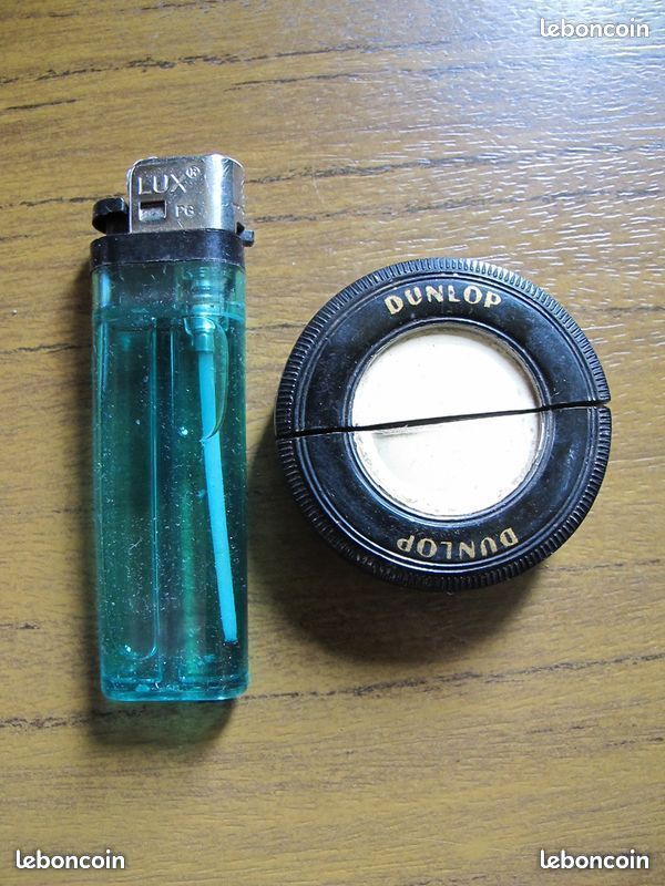 Briquet ancien Pneu Dunlop , prix livré en suivi , LIRE (image 1)