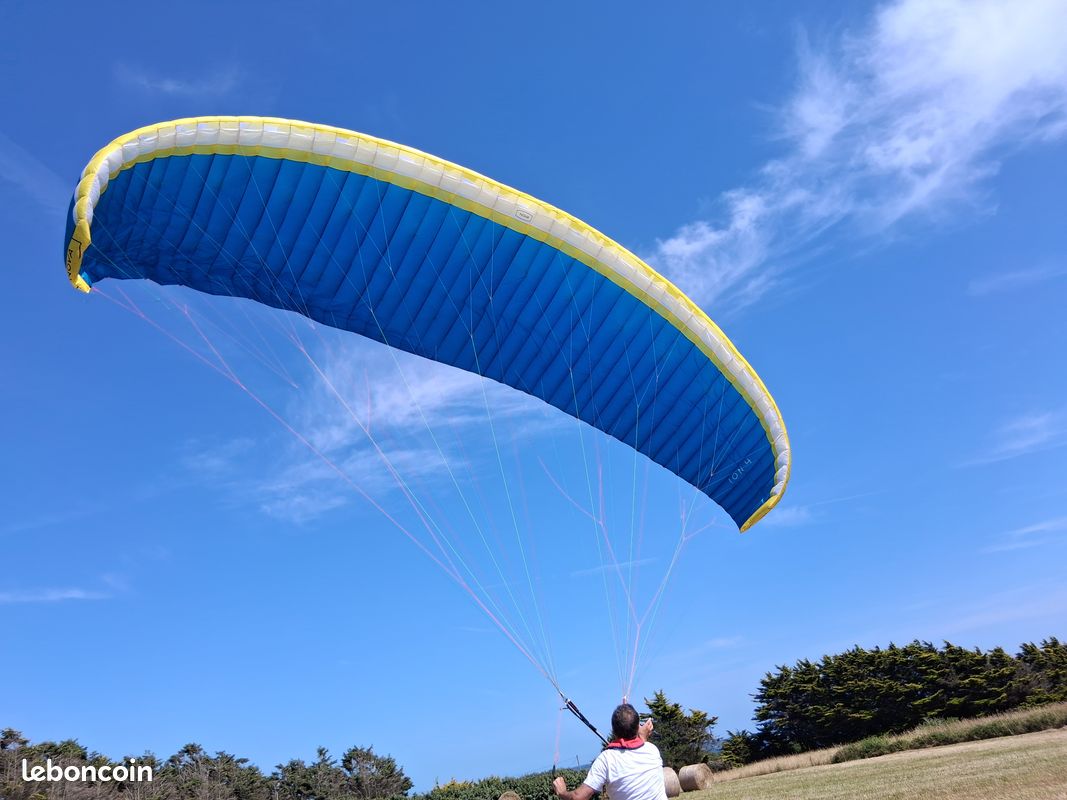 B17 PIN PIN'S PARACHUTE PARAPENTE SPORT EXTREME NO5 LA