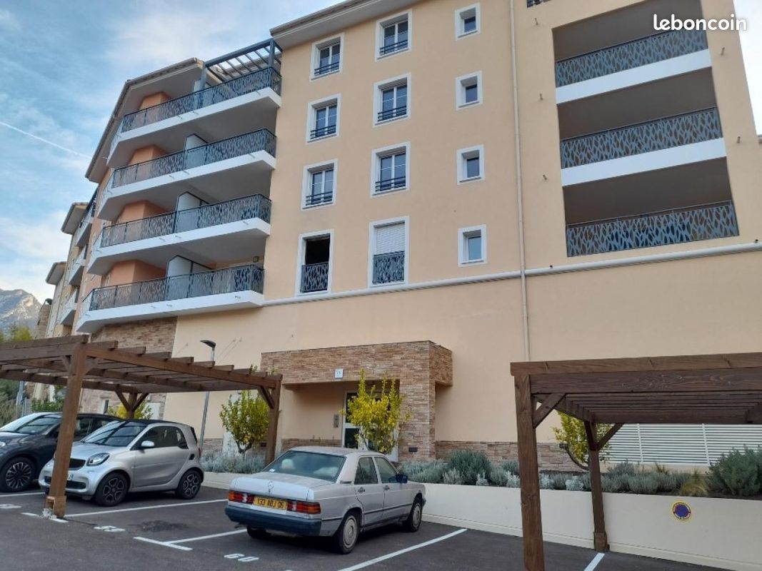 Appartement 3 pièces 64 m² · à Menton · 64 m² · 1 087 €/mois