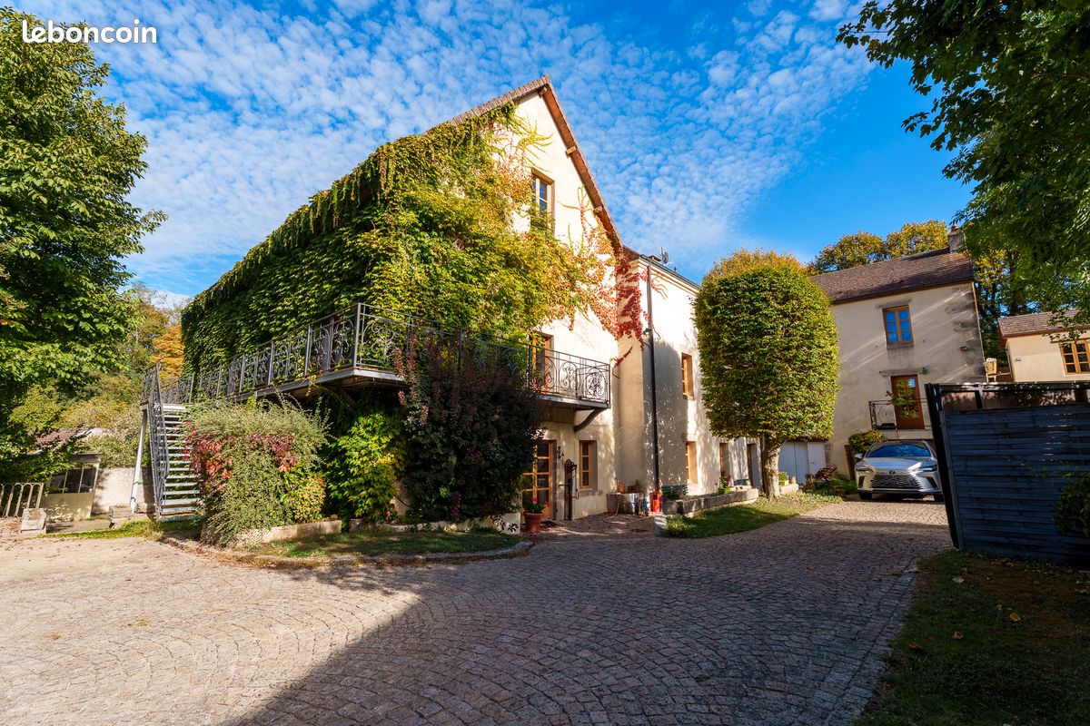 Maison 15 pièces 867 m² · au Creusot · 867 m² · 1 499 000 €